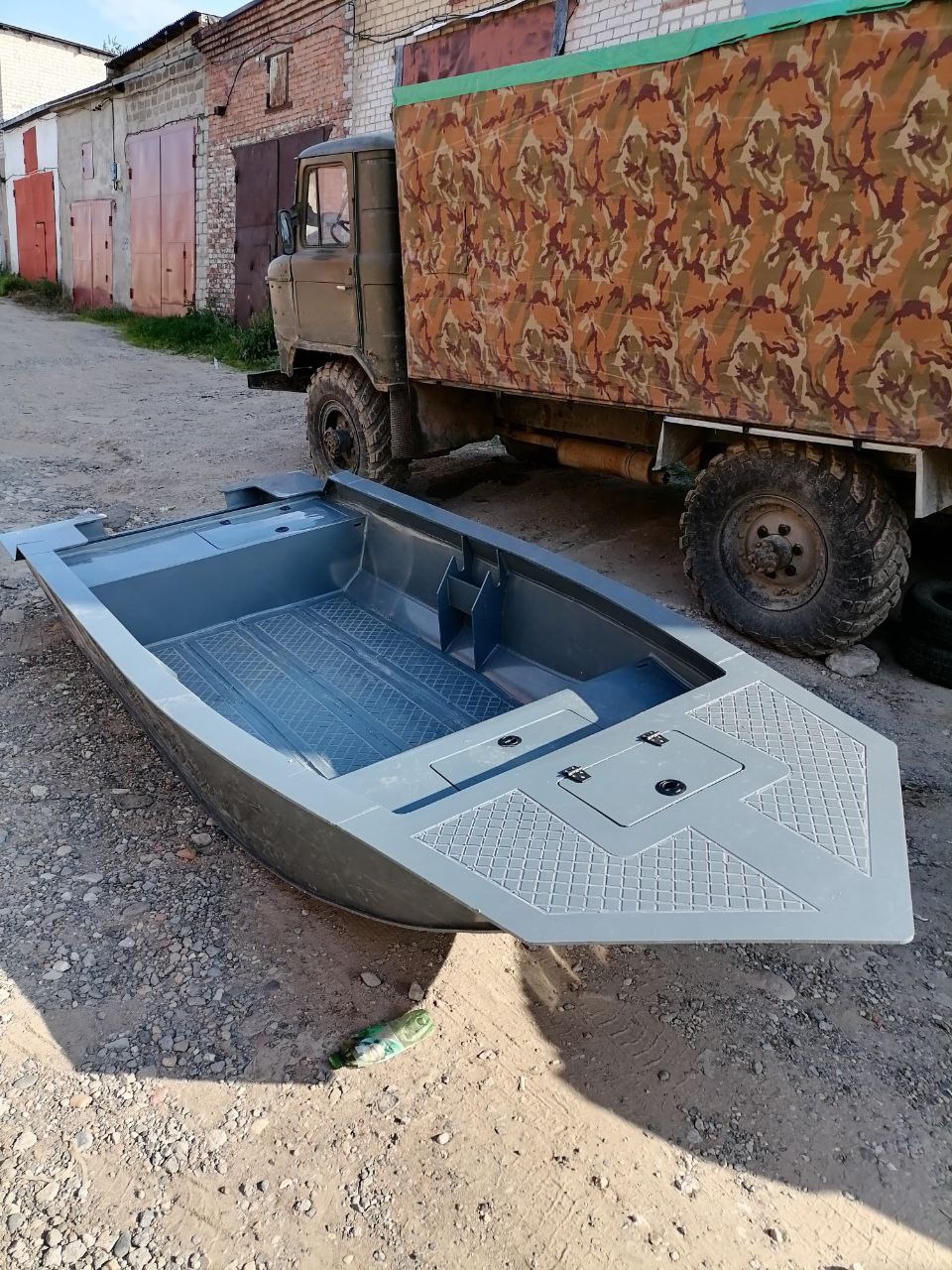 Производство лодок ЛОСЬ 400 — завод Вологда, район Емельяново