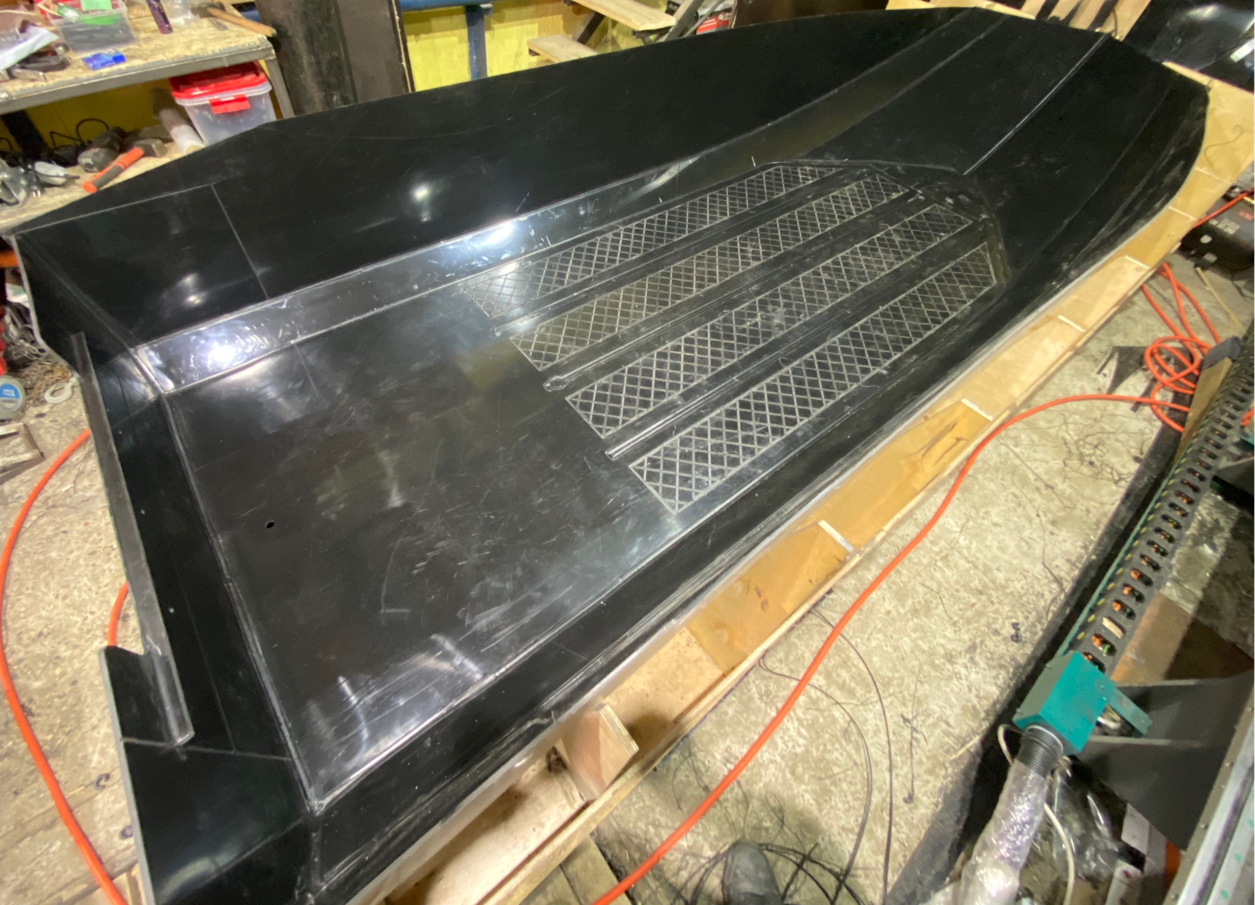 Сборка корпуса лодки на стапеле